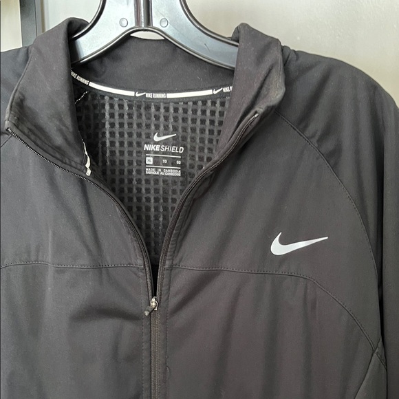 Nike Black Lightweight Running Jacket - Picture 4 of 6